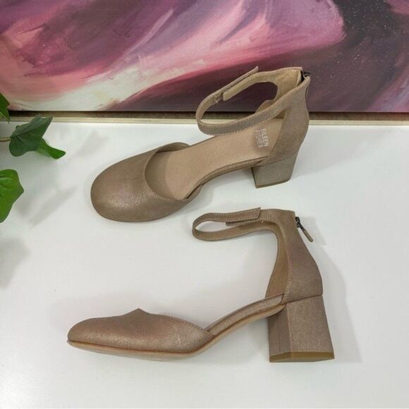 Eileen Fisher Indi Metallic Ankle-Grip Pumps in Suede Platinum Pumps Size 8 - Picture 9 of 16